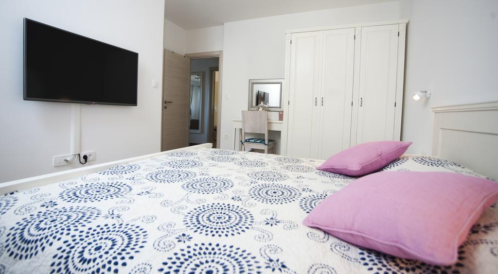 Apartments Villa Laguna With Pool Ražanj Pokoj fotografie