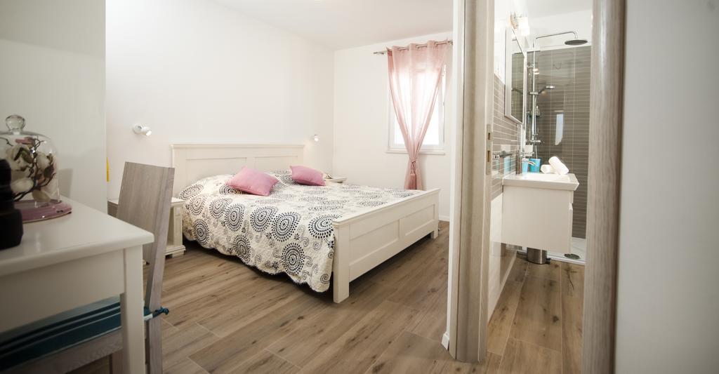 Apartments Villa Laguna With Pool Ražanj Pokoj fotografie