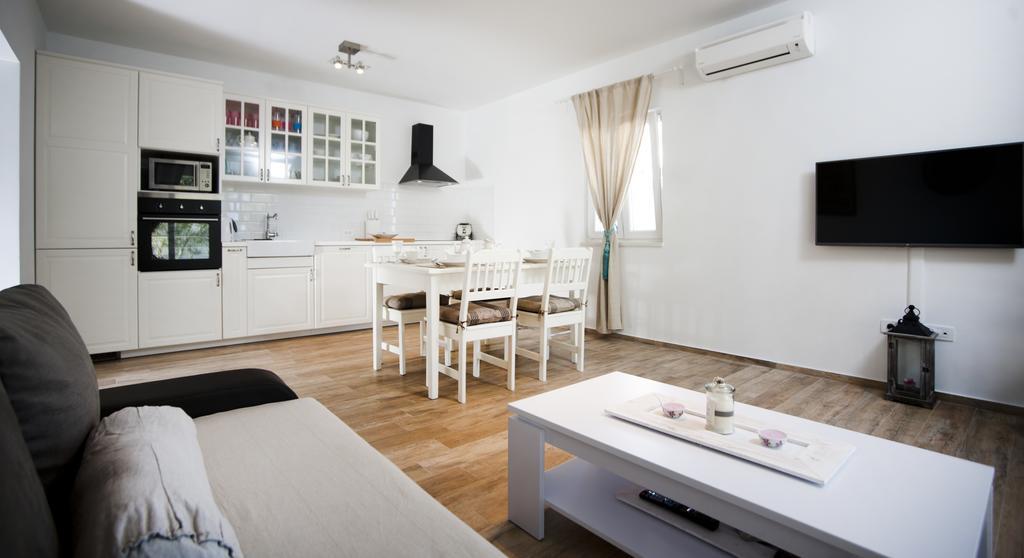 Apartments Villa Laguna With Pool Ražanj Pokoj fotografie