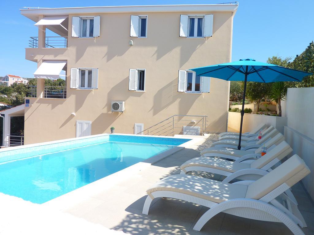 Apartments Villa Laguna With Pool Ražanj Exteriér fotografie